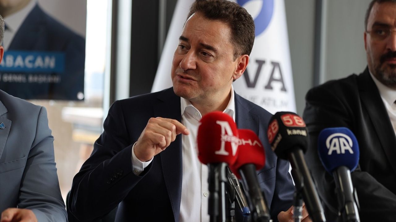 DEVA Partisi Genel Başkanı Babacan Sivas'ta Basın Toplantısı Düzenledi