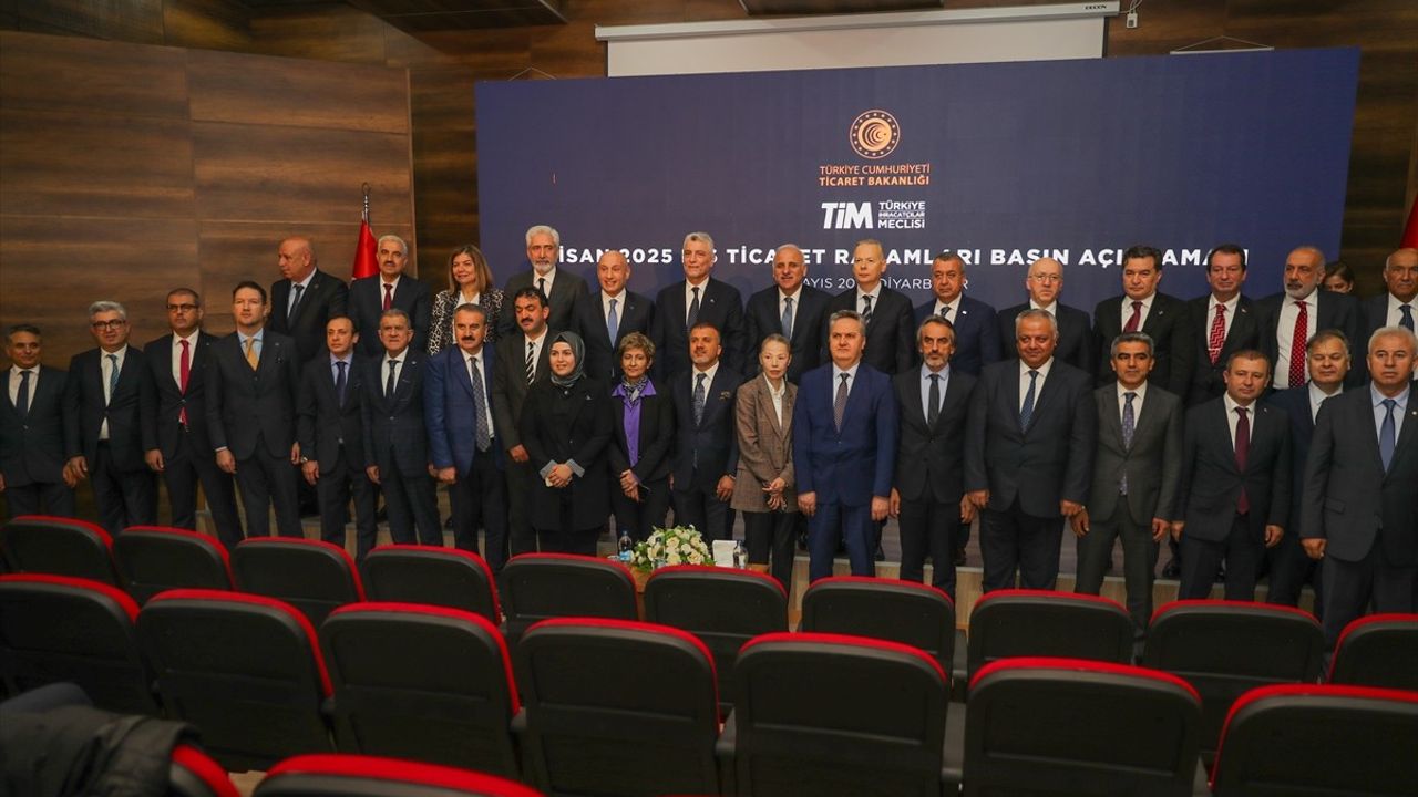 Dış Ticarette Nisan Ayı Verileri: İhracat 20,9 Milyar Dolarla Yükseldi