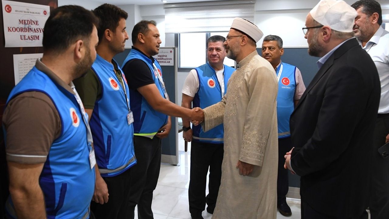 Diyanet İşleri Başkanı Erbaş, Medine'deki Hac Hizmetlerini İnceledi