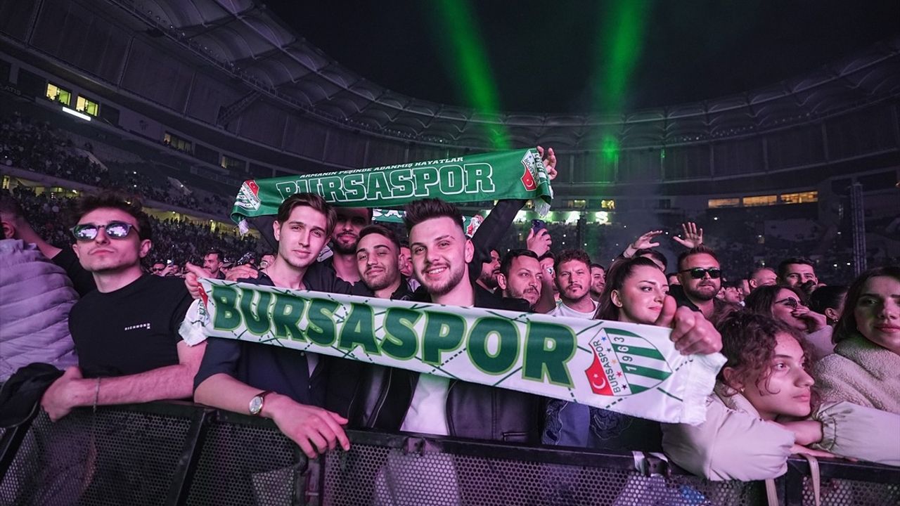 DJ Mahmut Orhan, Bursaspor İçin Muhteşem Bir Konser Verdi