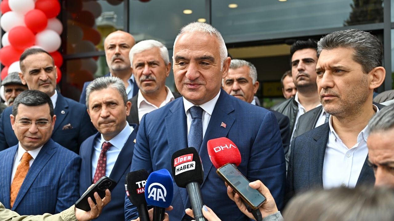 Döşemealtı İlçe Halk Kütüphanesi, Harabeden Bilgi Yuvasına Dönüştü!