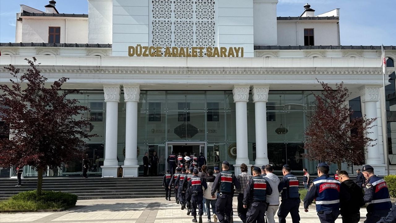 Düzce'de Uyuşturucu Operasyonu: 29 Şüpheli Yakalandı