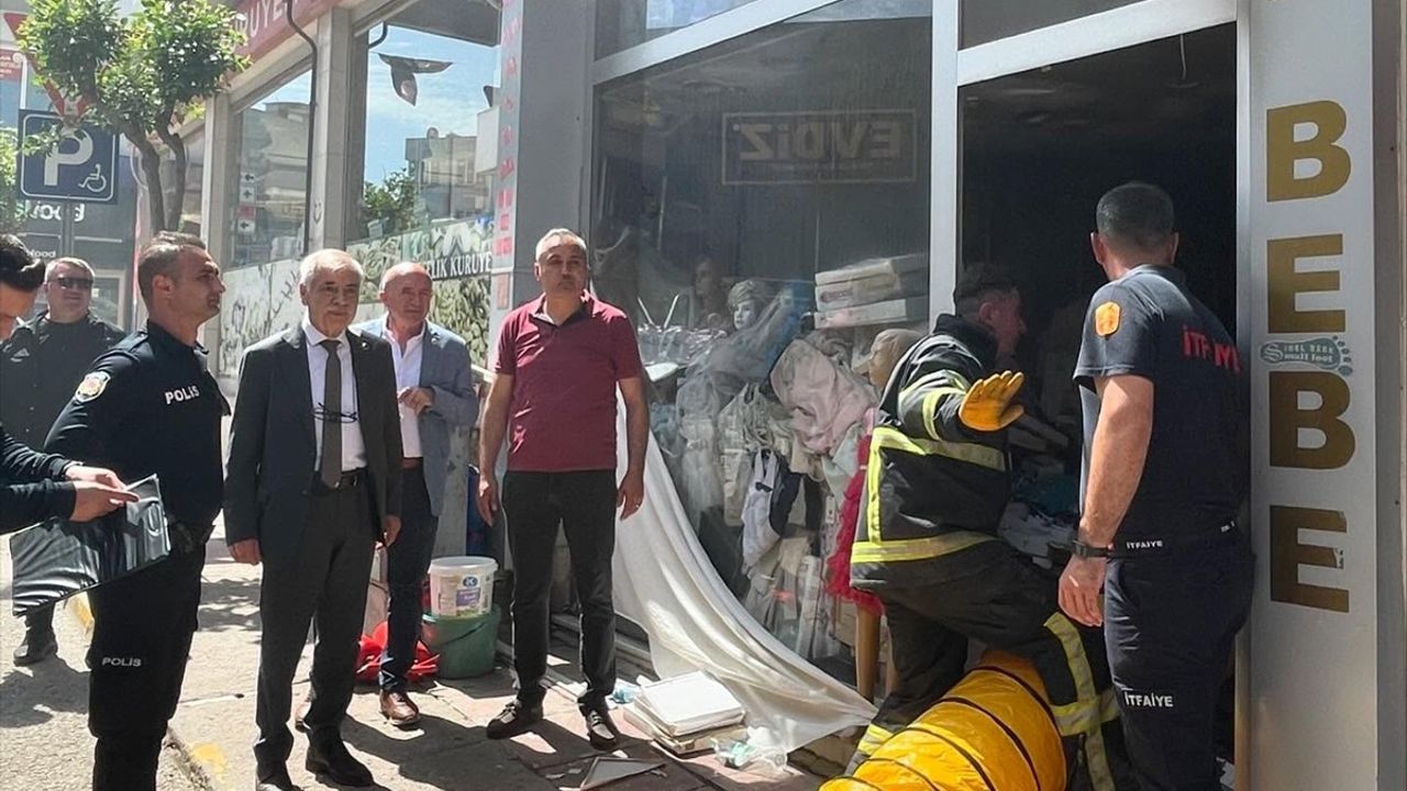 Edirne'de Çocuk Kıyafeti Satan İşyerinde Yangın Çıktı