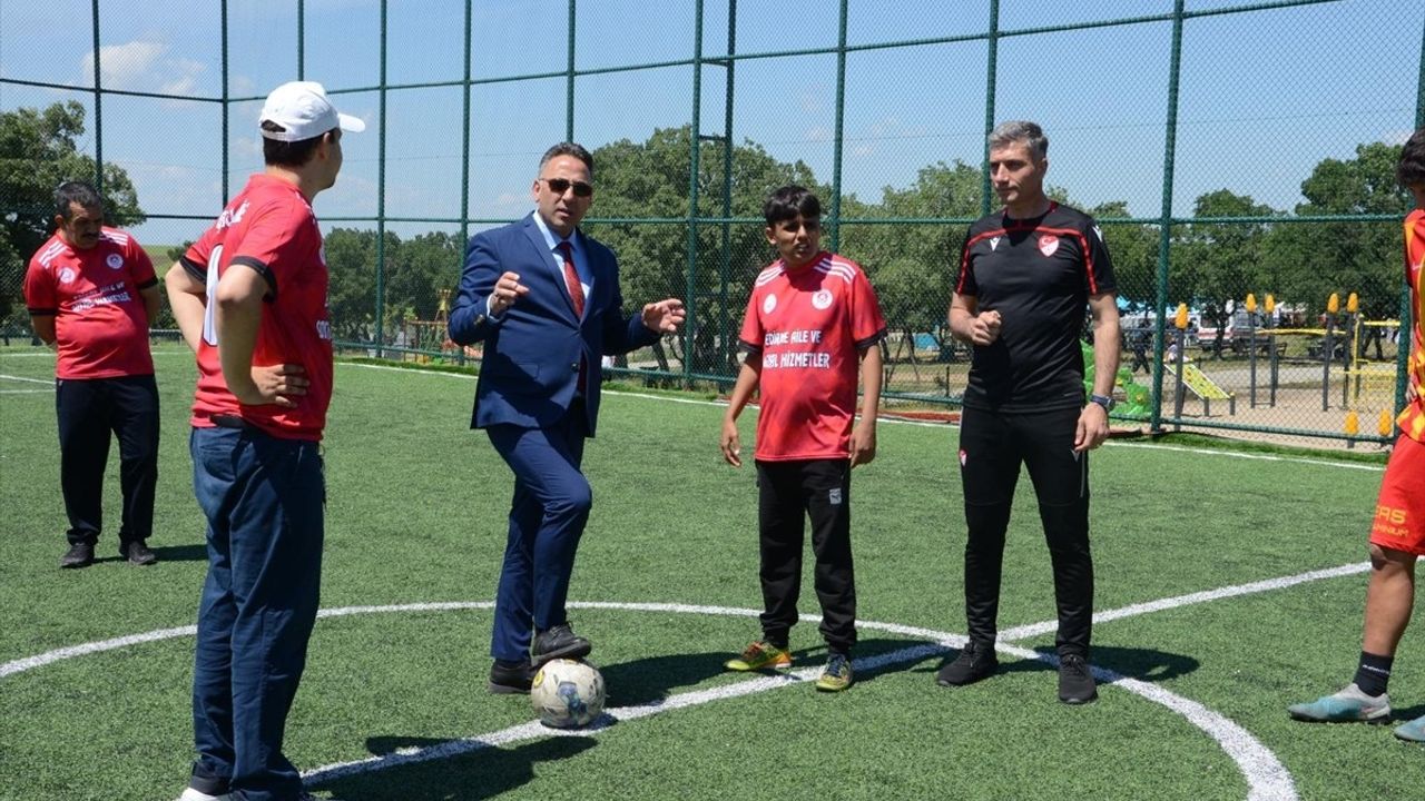 Edirne'de Engelliler ile Edirnespor Arasında Dostluk Maçı