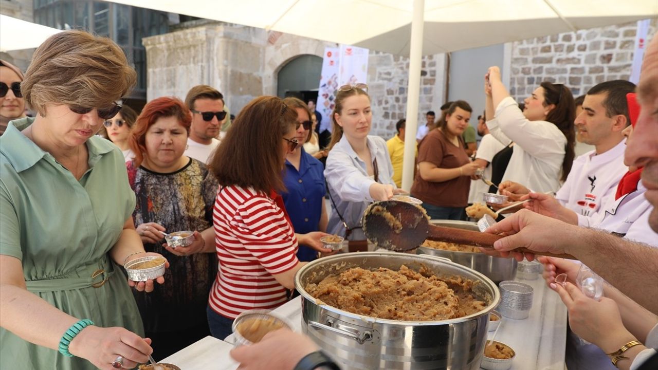 Edirne'de Geleneksel Gaziler Helvası: Türk Mutfağı Haftası Kutlaması
