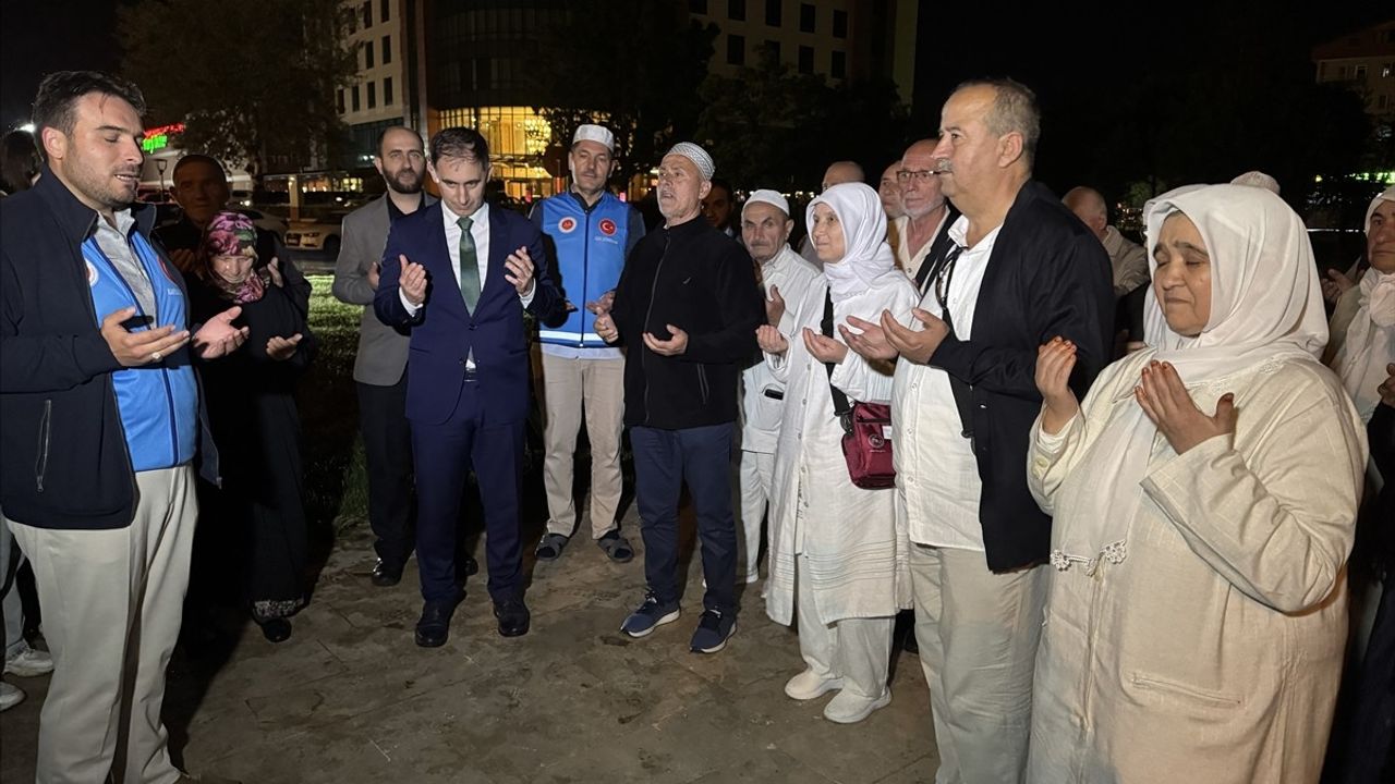 Edirne'de Hacı Adayları Kutsal Topraklara Uğurlandı