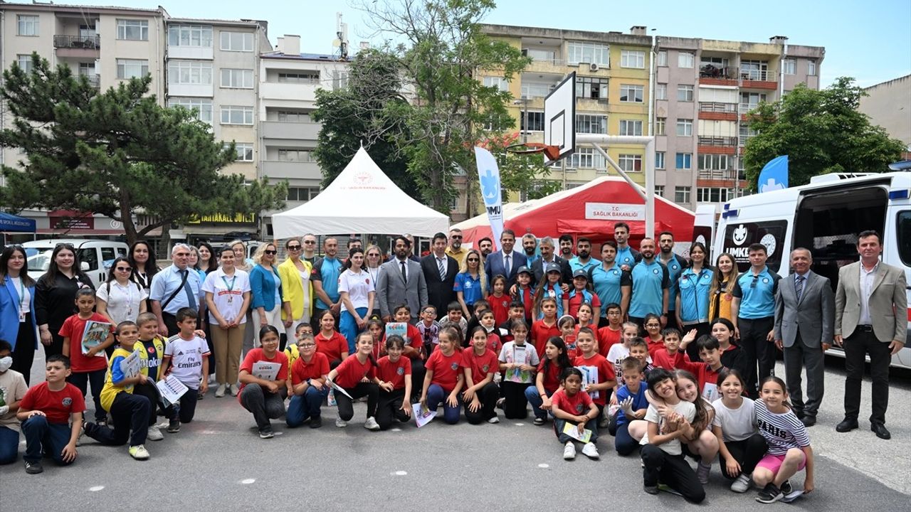Edirne'de İlkokul Öğrencilerine Sağlıklı Yaşam Eğitimi