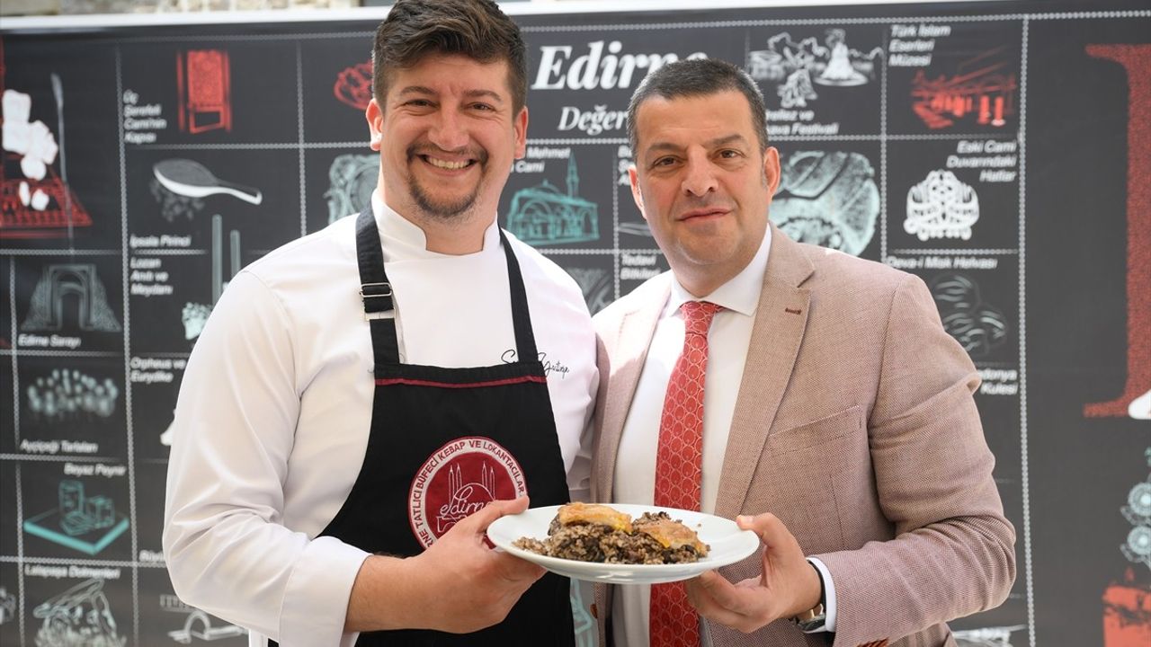 Edirne'de Türk Mutfağı Haftası: Vatandaşlara Ciğer Sarma İkramı