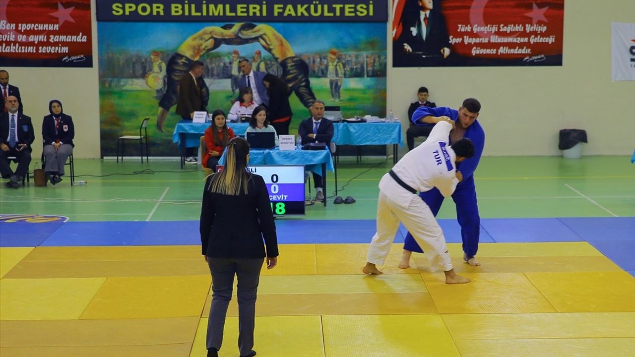 Edirne'de Üniversiteler Türkiye Judo Şampiyonası Tamamlandı