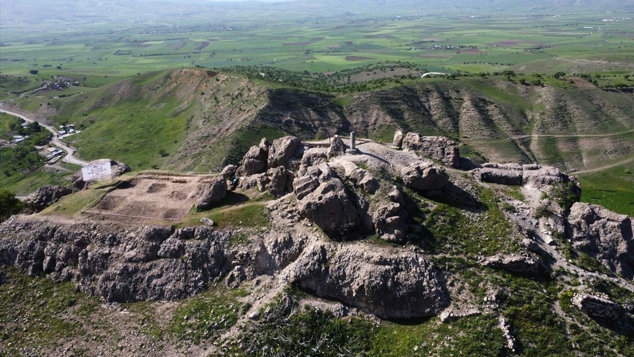 Elazığ'da Tarihi Palu Kalesi'nde Arkeolojik Kazı Çalışmaları Başladı
