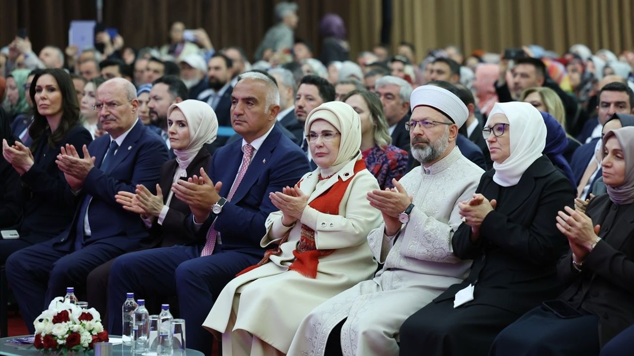 Emine Erdoğan, 'Uluslararası İslam Sanatları Fuarı'nda İslam sanatının önemini vurguladı