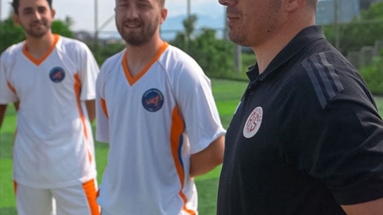Emre Belözoğlu, Akdeniz Üniversitesi Öğrencileriyle Futbol Oynadı