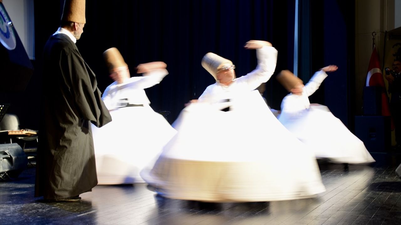 Engelli Semazenlerden Anlamlı Sema Gösterisi