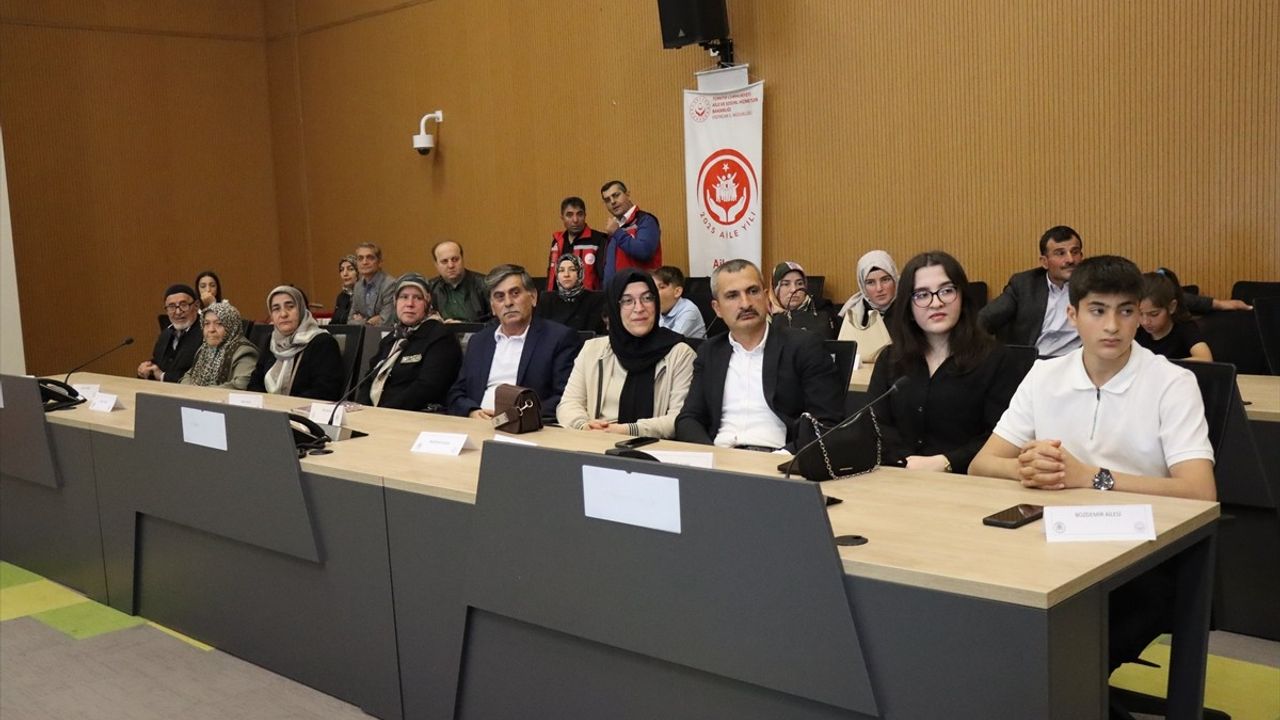 Erzincan'da Aile Yılı Kapsamında 24 Aileye Şilt Takdim Edildi