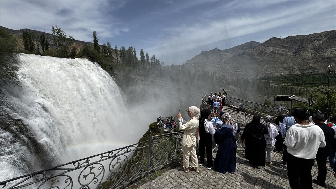 Erzurum'da 'Kadrajımdan Tortum ve Uzundere'de Bahar' Foto Safari Yarışması Başladı