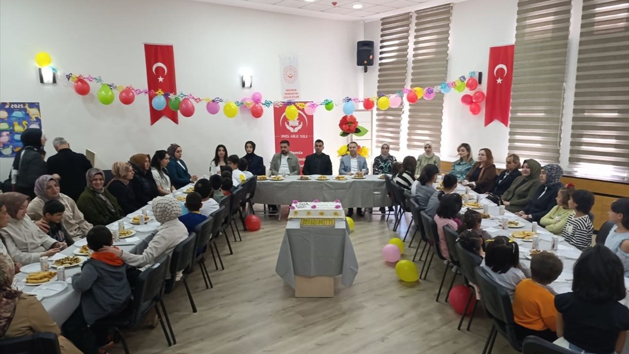 Erzurum'da Koruma Altındaki Çocuklar, Fedakar Bakıcılarıyla Anneler Günü'nü Kutladı