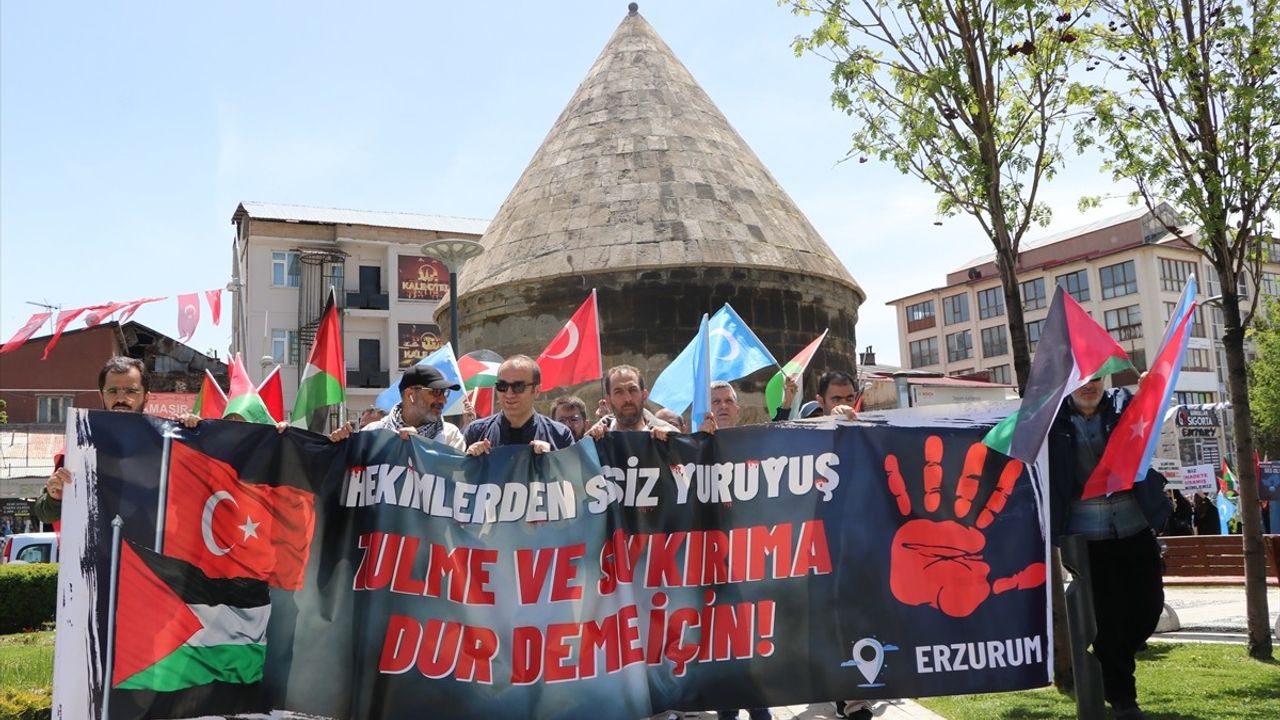 Erzurum'da Sağlıkçılar Gazze İçin Bir Araya Geldi