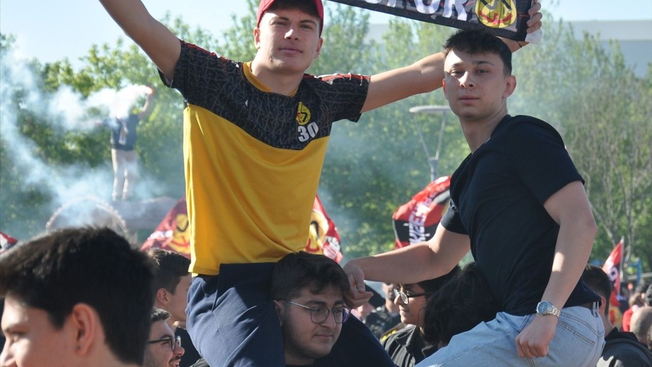 Eskişehirspor, 2 Yıl Sonra Profesyonel Lige Yükseldi