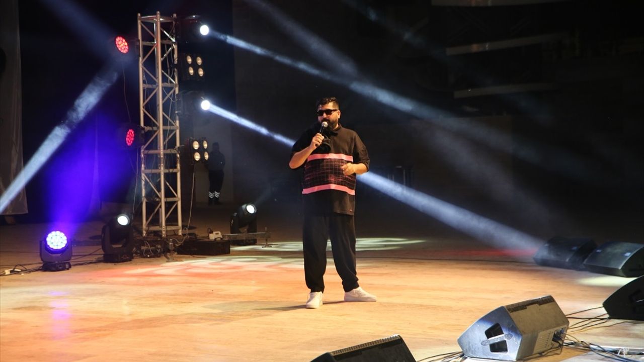 Eypio, Hatay'da Unutulmaz Bir Konser Verdi