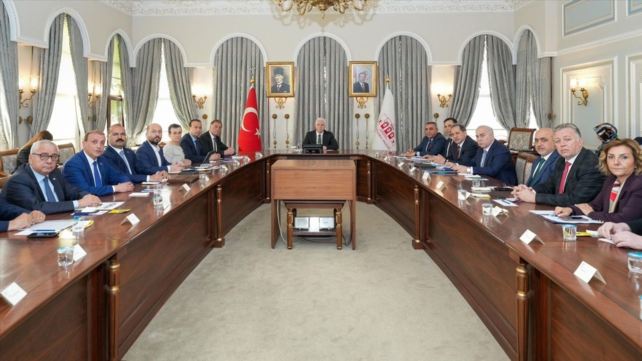 Fatih'te Trafik Azaltma Stratejileri Görüşüldü