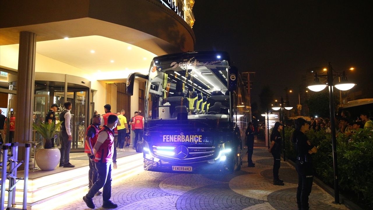 Fenerbahçe Mersin'e Geldi, Hatayspor ile Yarın Karşılaşacak