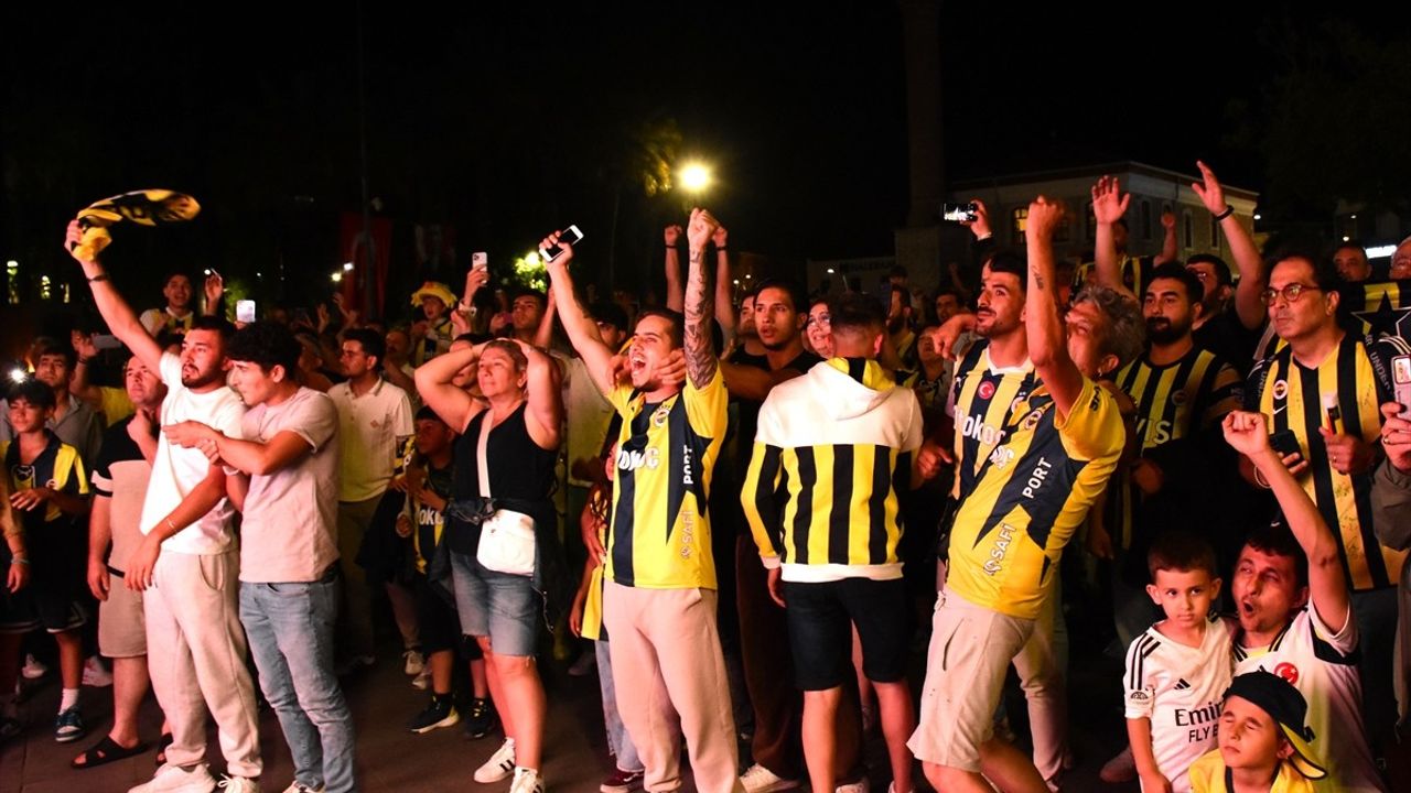 Fenerbahçe'nin Şampiyonluğu, Dört Şehirde Coşkuyla Kutlandı