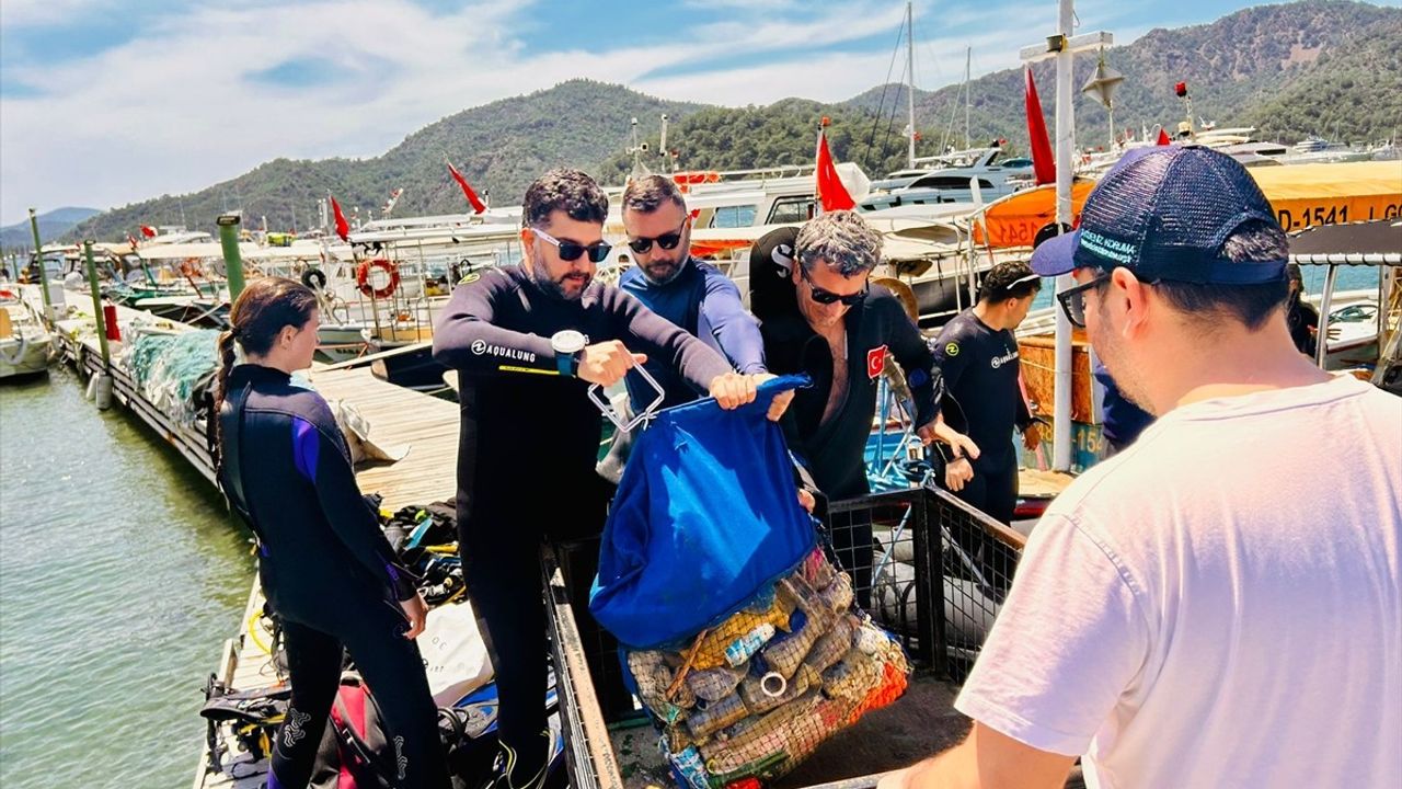 Fethiye'de Deniz Dibi Temizliği: 146 Kilogram Atık Toplandı