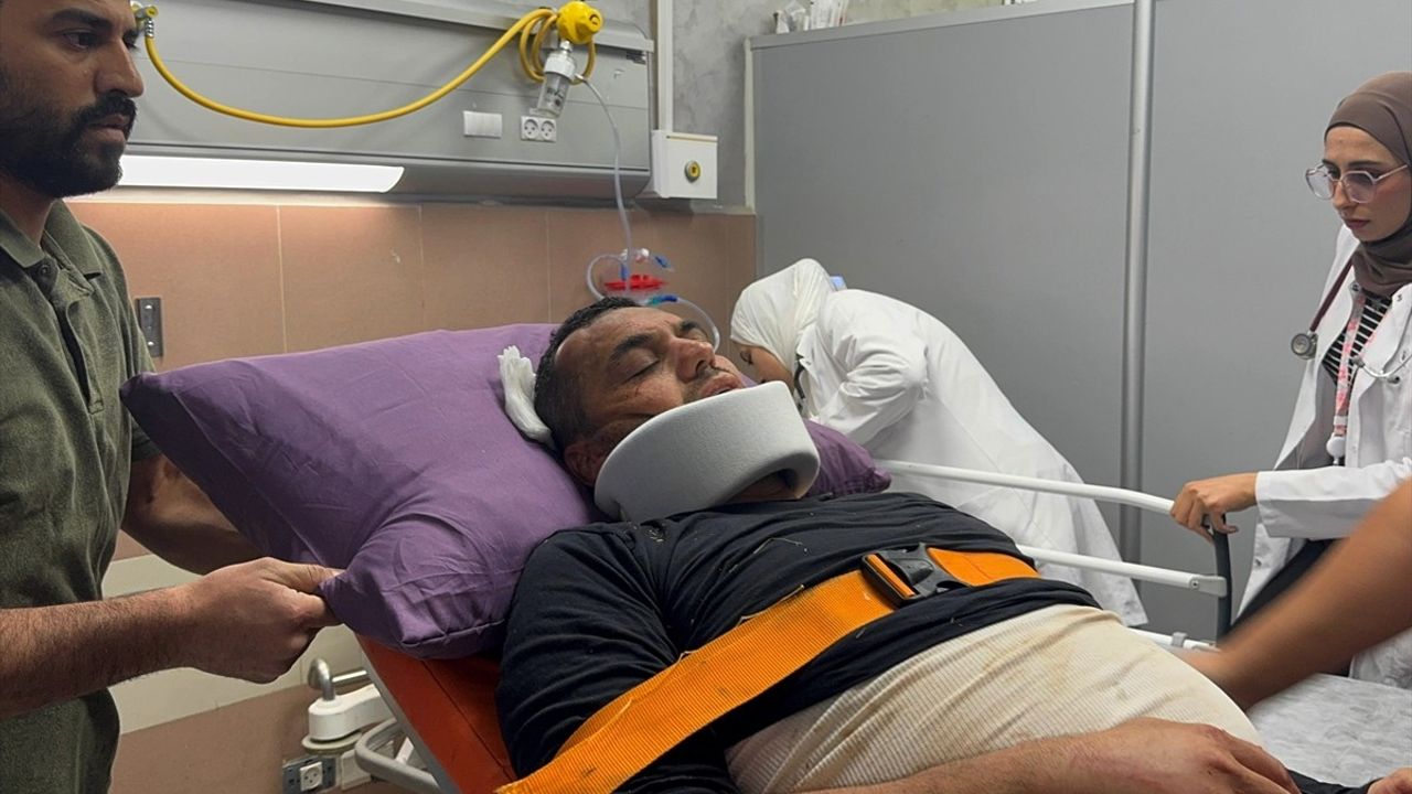 Filistin'de İsrail Saldırısında Anadolu Ajansı Foto Muhabiri Yaralandı