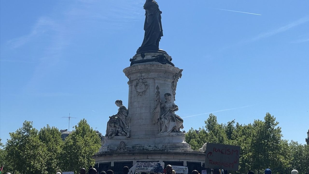 Fransa'da Bıçaklı Saldırı: Müslüman Genç Aboubakar Cisse Anıldı