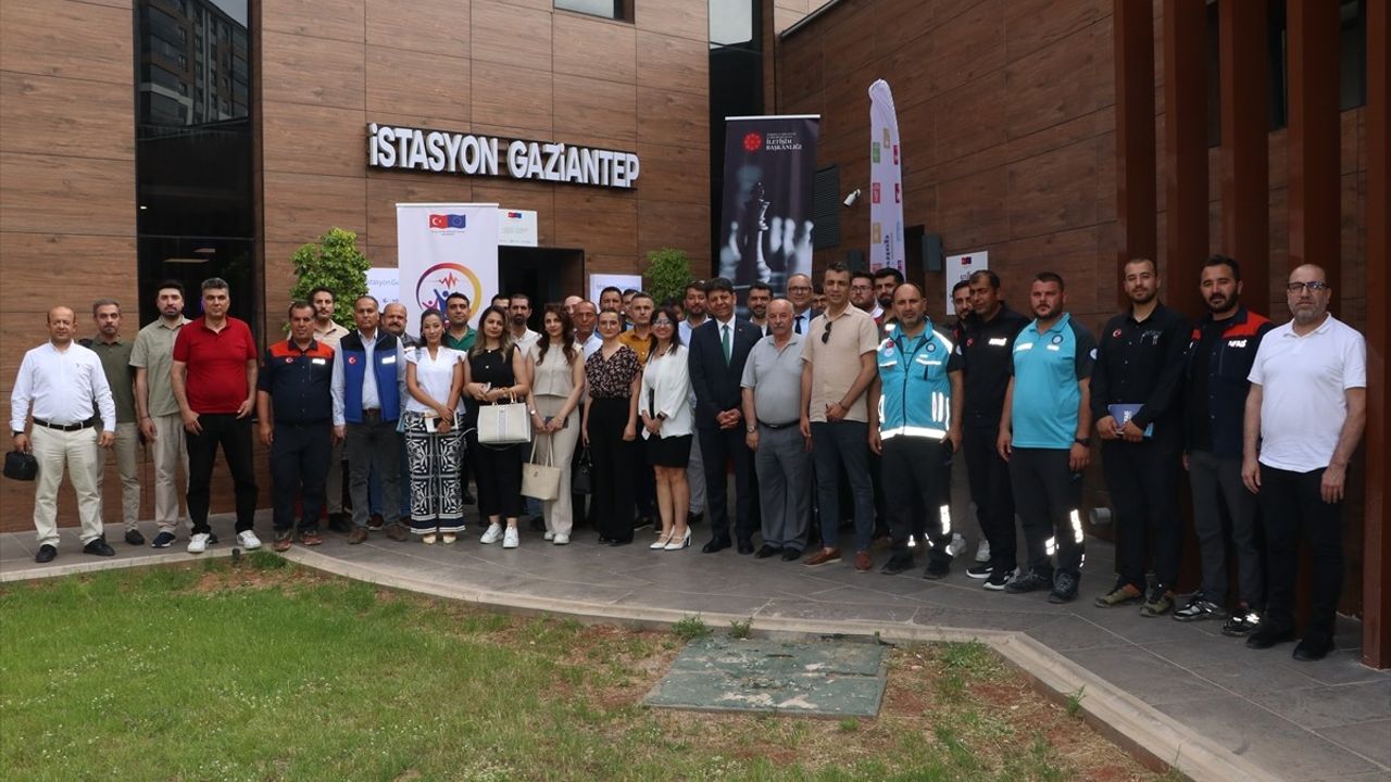 Gaziantep'te Afet Yardım Görevlilerine Ruh Sağlığı Eğitimi