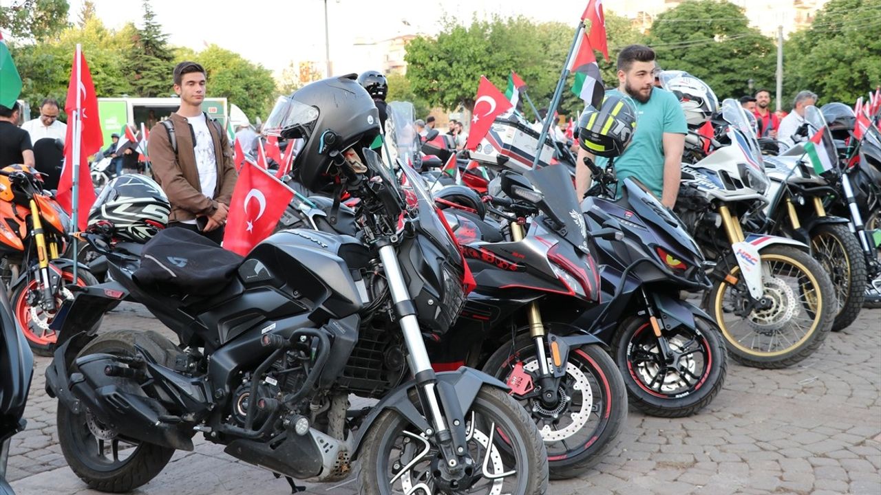 Gaziantep'te Motosikletli Protesto: İsrail'e Tepkiler Yükseliyor