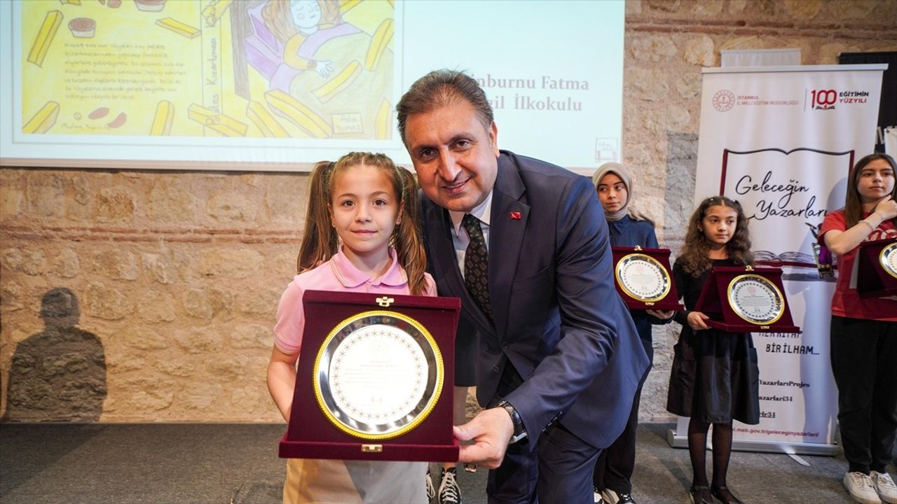 Geleceğin Yazarları Projesi'nde Sertifika ve Ödüller Sahiplerini Buldu