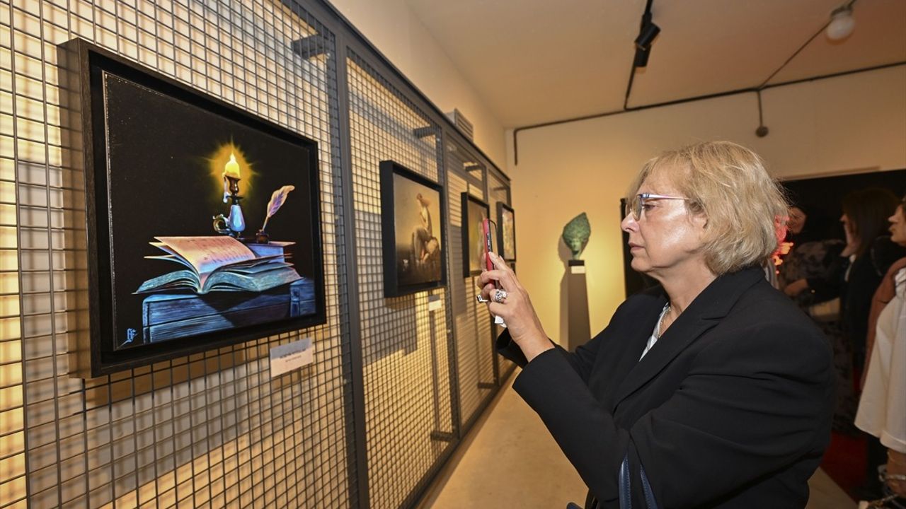 Güven Hastanesi'nden 50. Yılında Sanatseverlere Özel Sergi