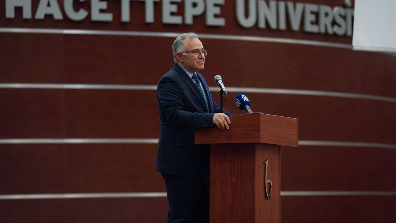 Hacettepe Üniversitesi'nde 'Anneyle Güçlü Aile' Paneli