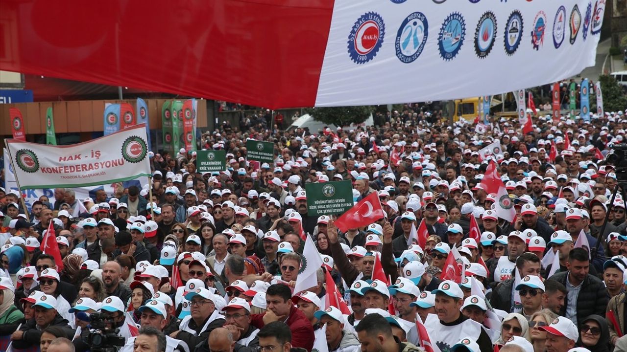 HAK-İŞ 1 Mayıs'ı Rize'de Coşkuyla Kutladı