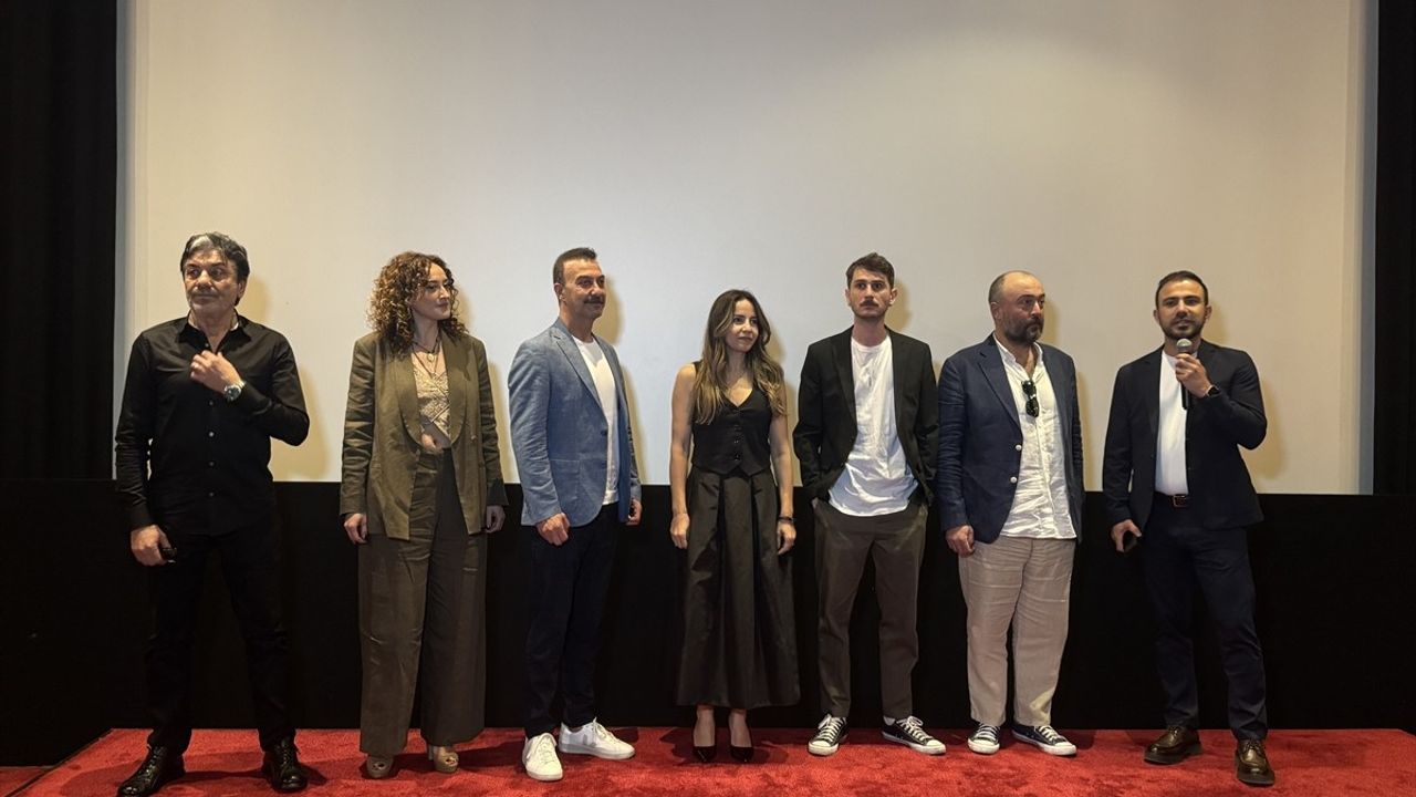 Hakan Yılmaz'ın Yeni Filmi 'Sıcak Büfe' 16 Mayıs'ta Vizyona Giriyor