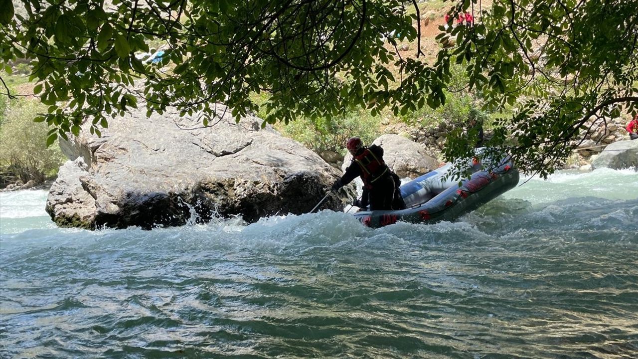 Hakkari'de Kaybolan Genç İçin Arama Çalışmaları 14. Günde