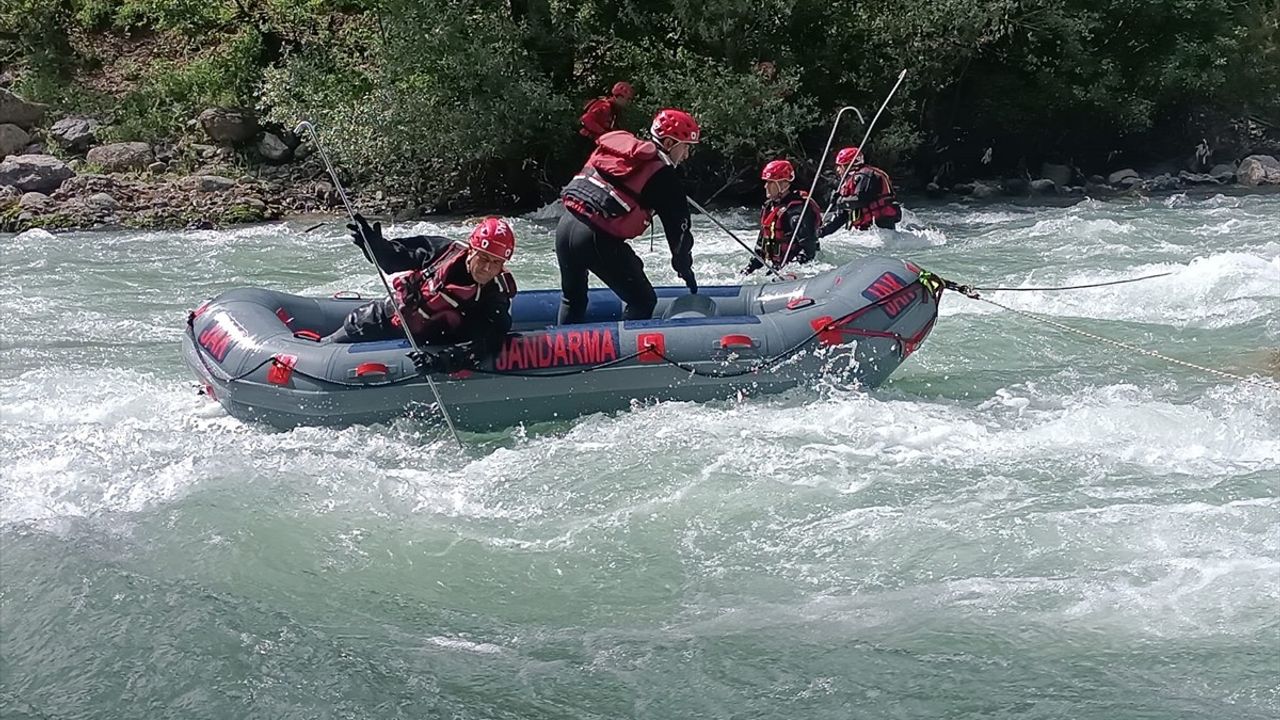 Hakkari'de Kaybolan Genç İçin Arama Çalışmaları Devam Ediyor