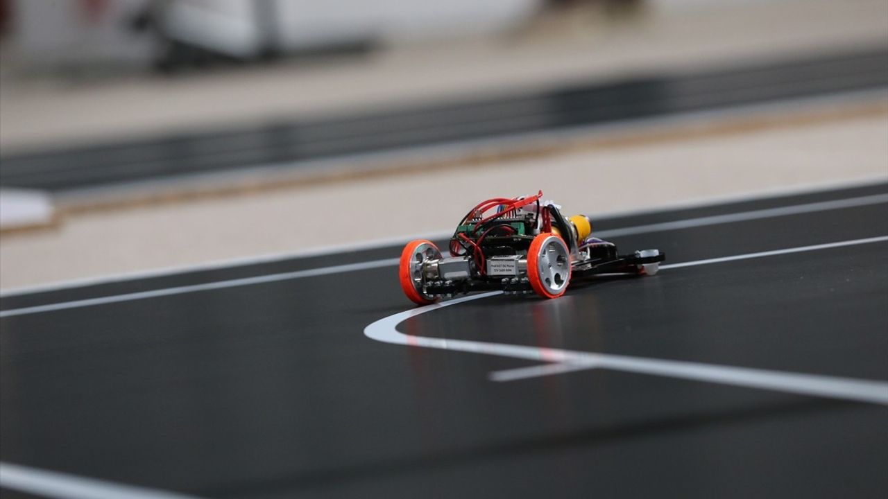 Hatay'da Heyecan Verici 'Hataybot Robot Yarışması' Başladı