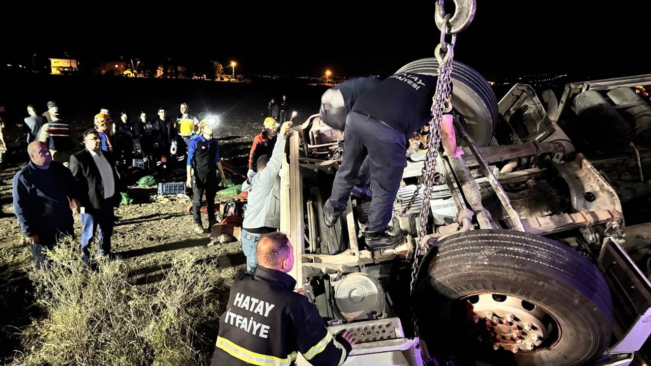 Hatay'da Tır Kazası: 1 Ölü, 1 Yaralı