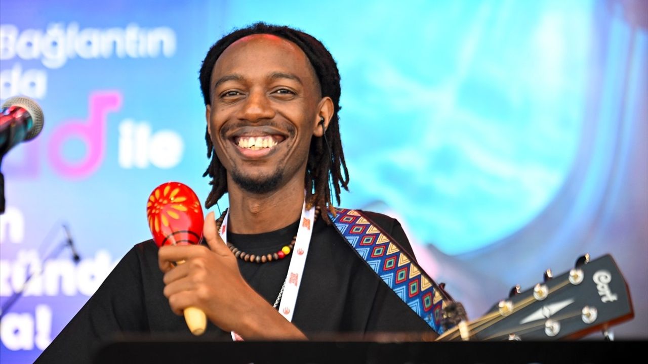 Highlife Band Afrika Ritimlerini Türkiye'ye Taşıdı