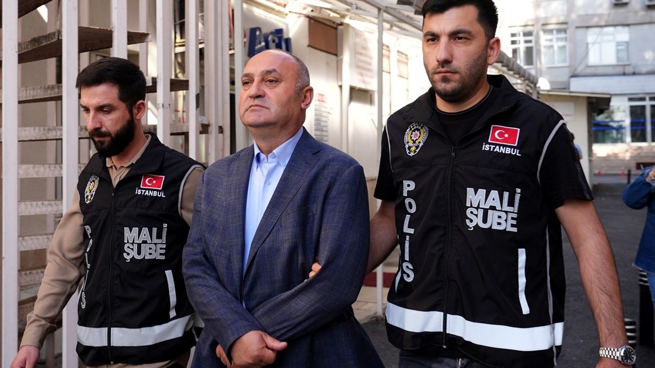 İBB'ye Yönelik Yolsuzluk Soruşturmasında 42 Zanlı Gözaltına Alındı