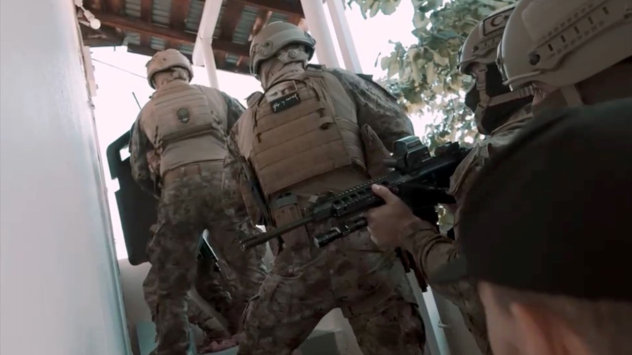 Iğdır'da 10 Zanlı Uyuşturucu Ticareti Suçlamasıyla Tutuklandı