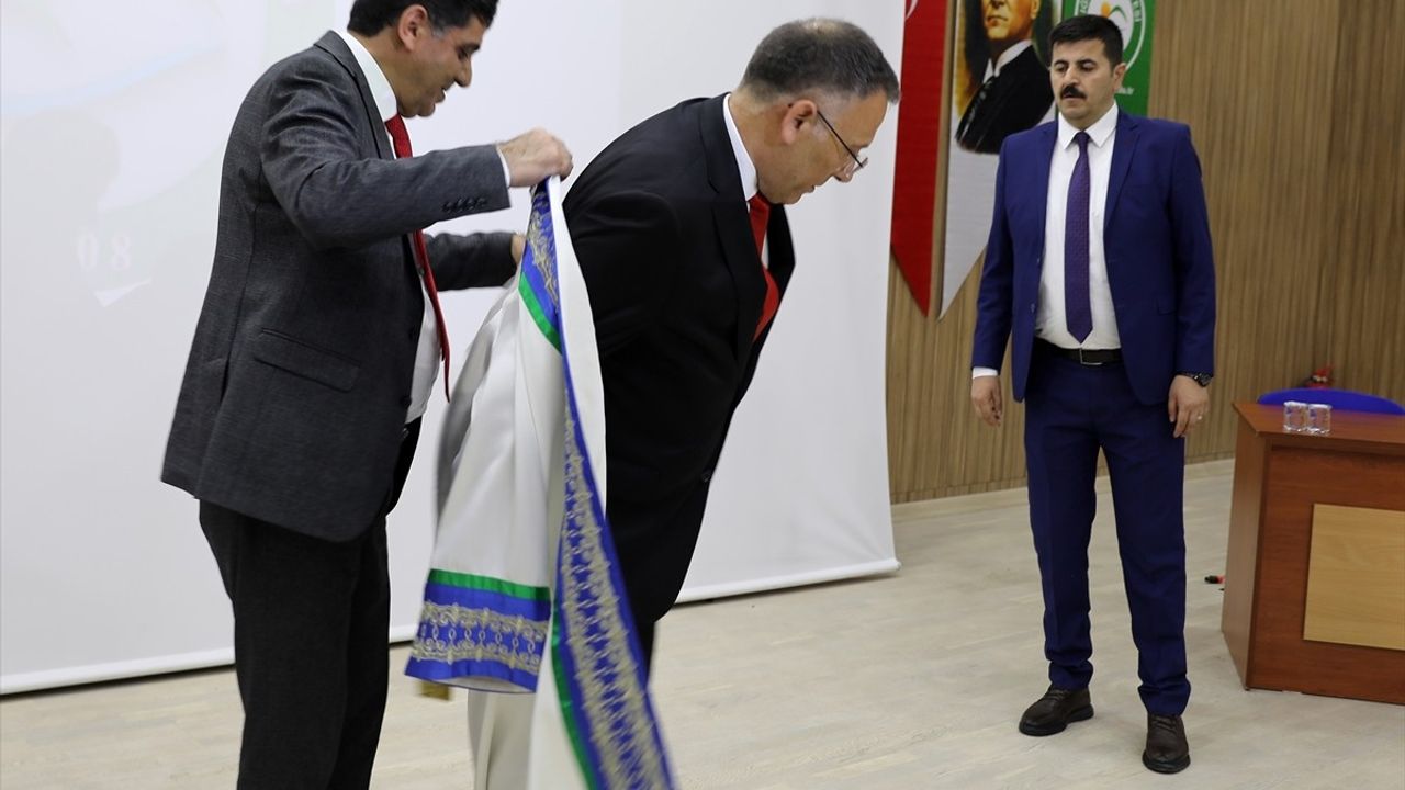 Iğdır Üniversitesi'nde Yeni Dönem: Prof. Dr. Ekrem Gürel Görevi Devraldı