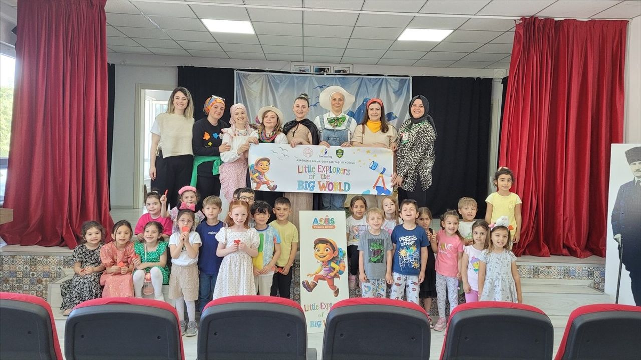 İlkokul Velileri, Sevgi ve Saygıyı Tiyatro ile Anlattı