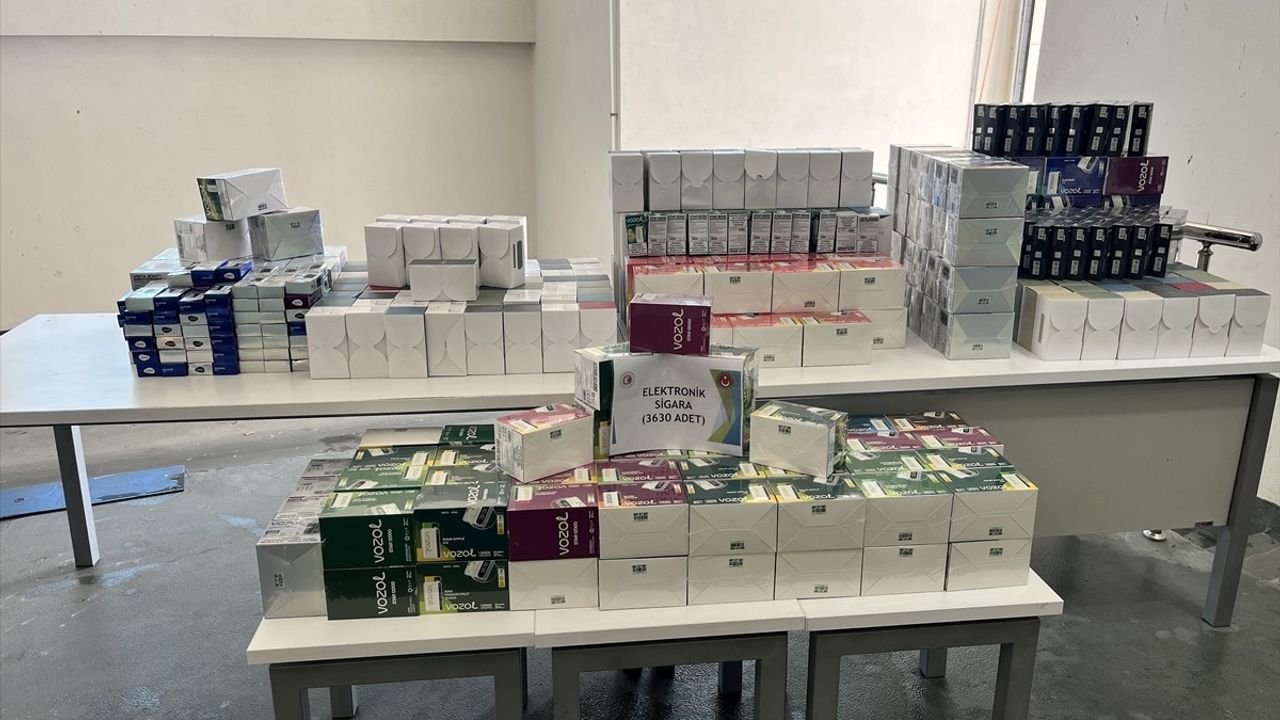 İpsala Sınır Kapısı'nda Uyuşturucu ve Kaçakçılık Operasyonları: 3 Tutuklama