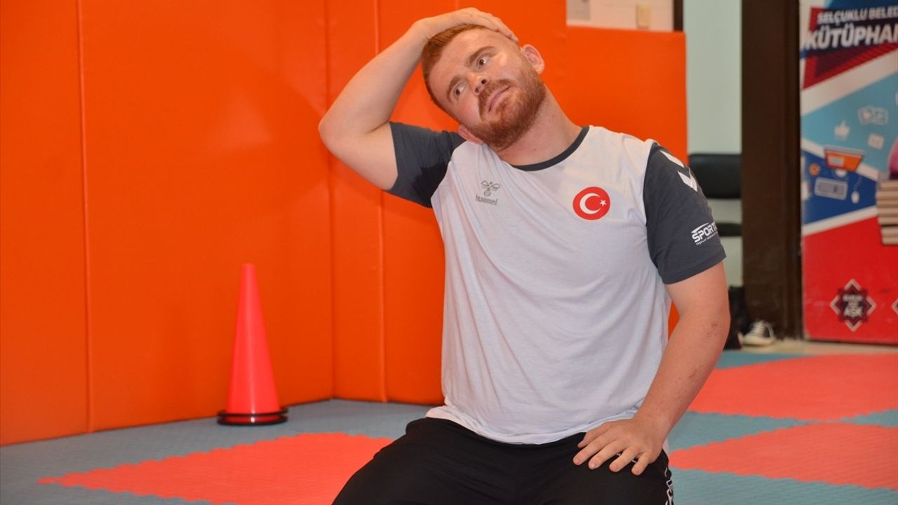İşitme Engelli Milli Judocu Öğretmen Mevlüt Akmaz, Öğrencilerine İlham Oluyor