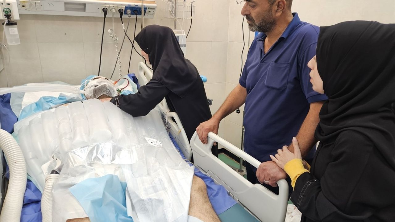 İsrail Saldırısında Filistinli Doktor, 9 Çocuğunu Kaybetti