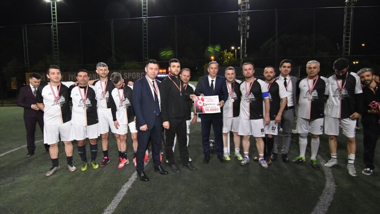 İstanbul Anadolu Adliyesi 12. Geleneksel Futbol Turnuvası'nda Şampiyon Yıldız City
