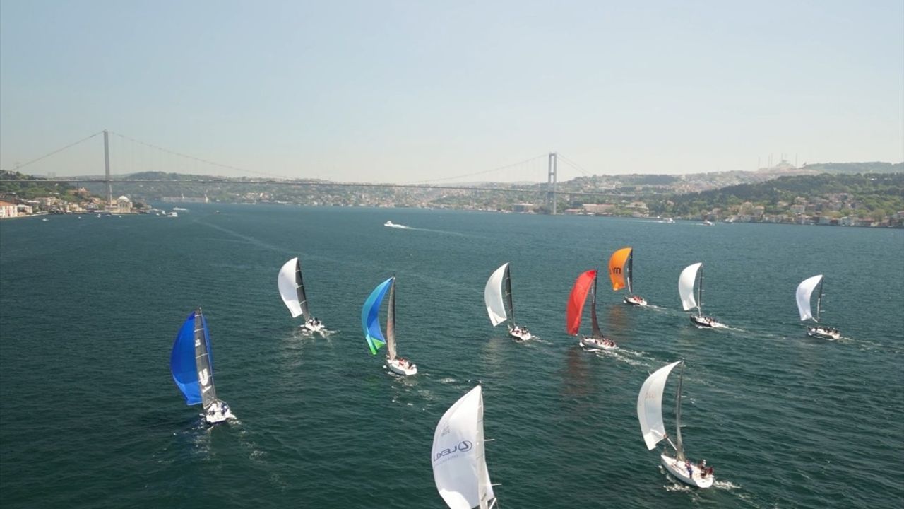 İstanbul Boğazı'nda Dünya Yat Yarışları Coşkusu
